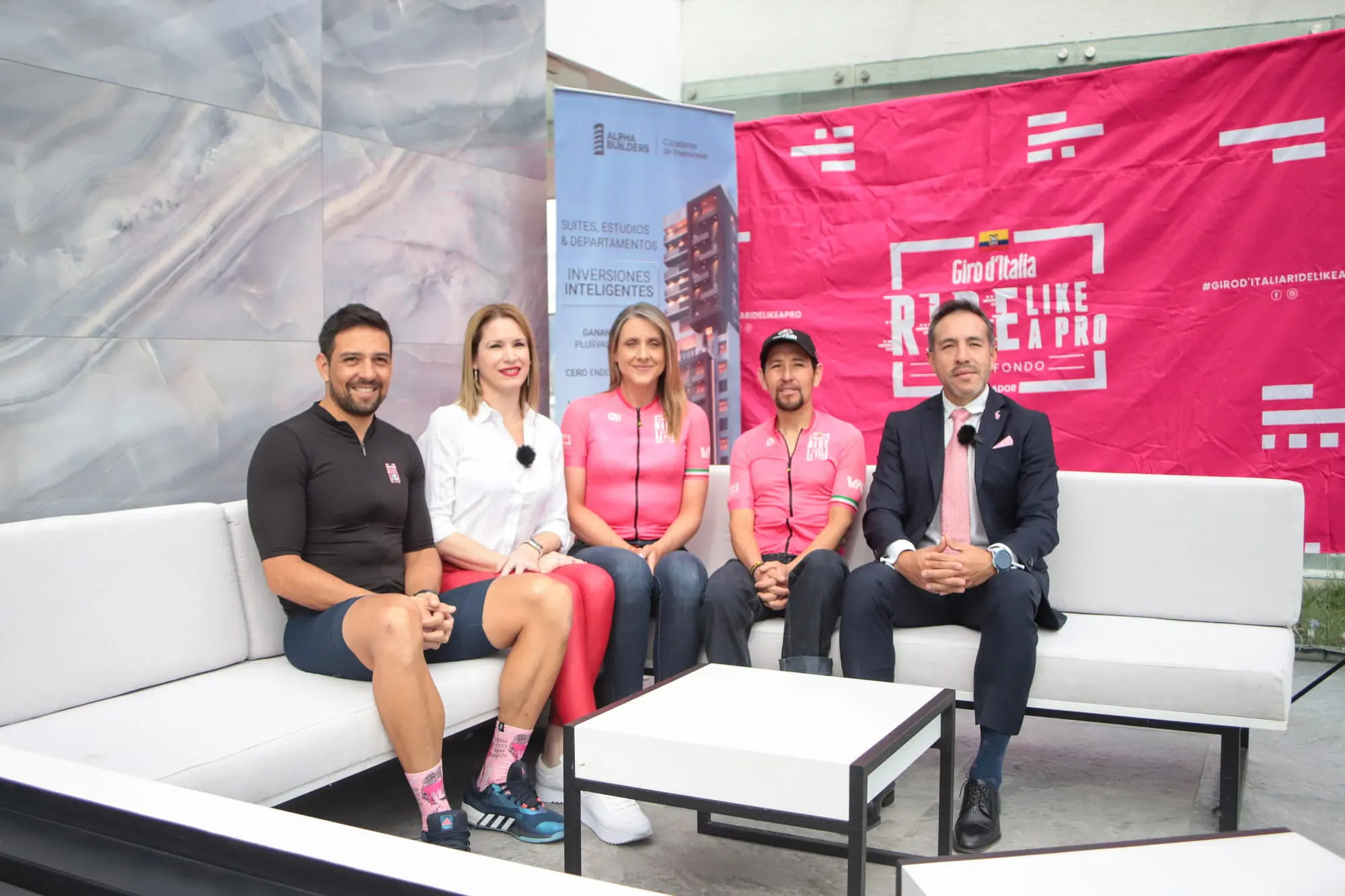 Ecuador epicentro del ciclismo: Giro D’Italia vuelve a Quito con su “maglia rosa”