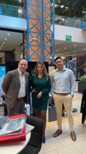 Equipo Comercial en Expo Quito Sur Construye
